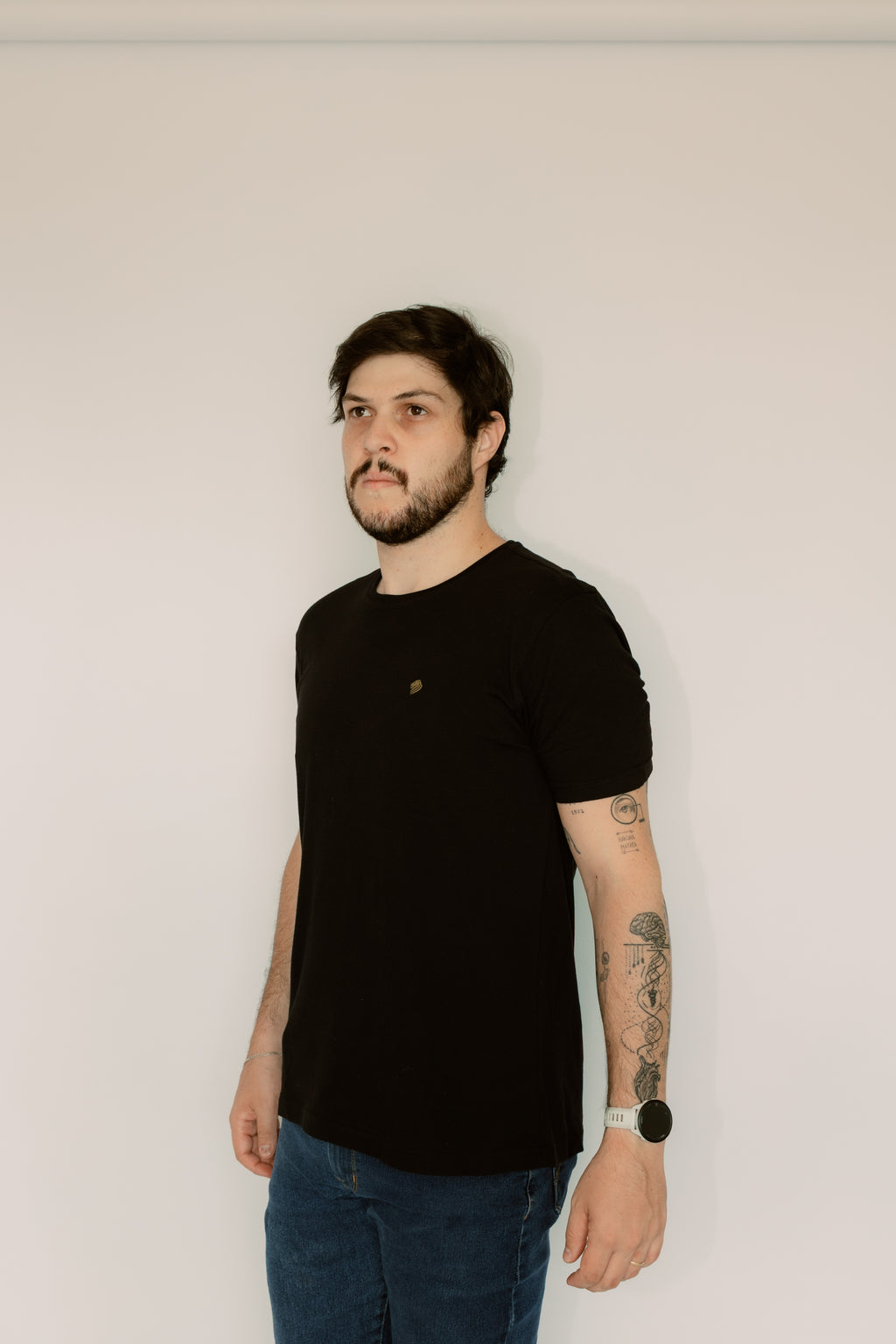 Camisa Meia Malha Lisa Gola Redonda