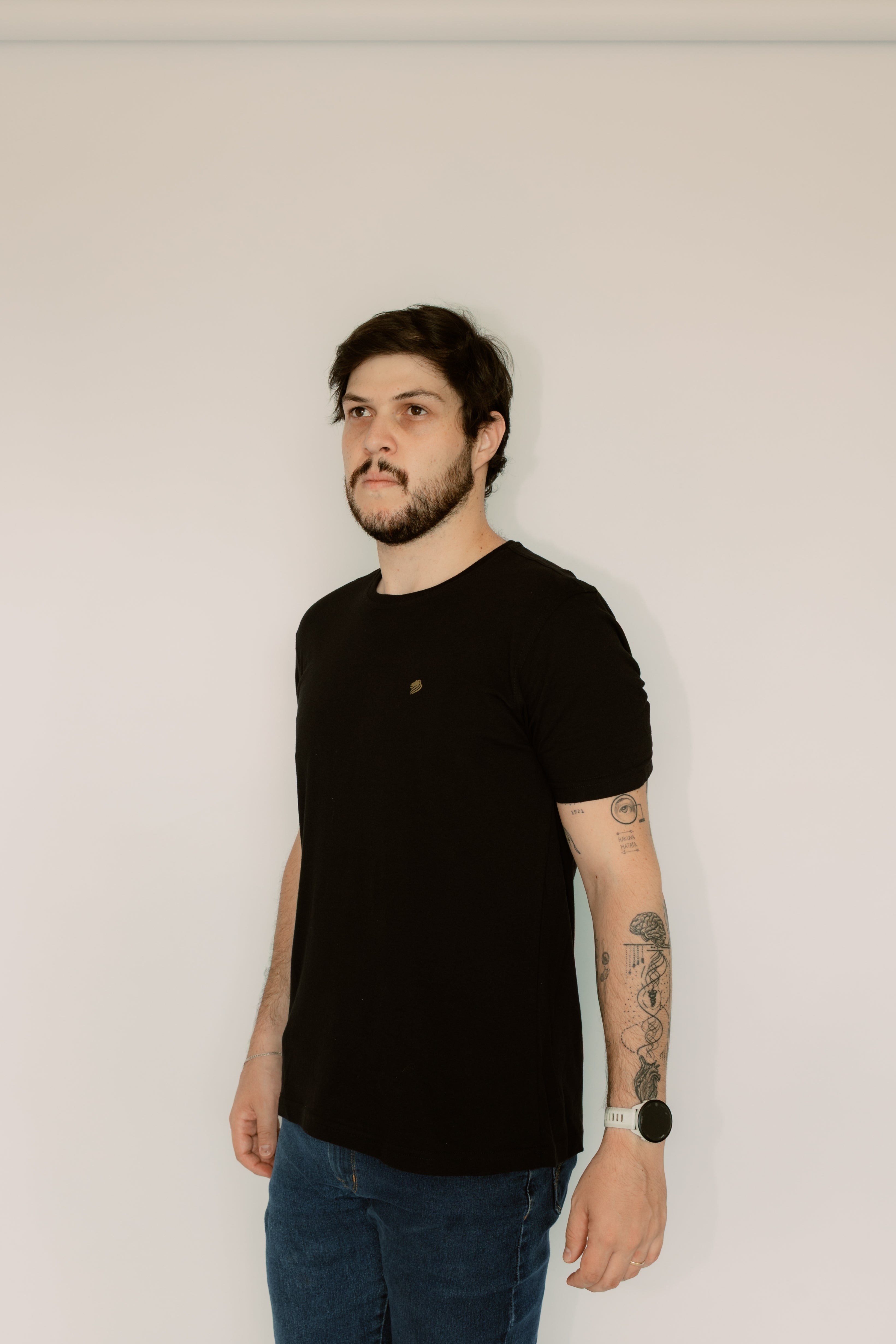 Camisa Meia Malha Lisa Gola Redonda