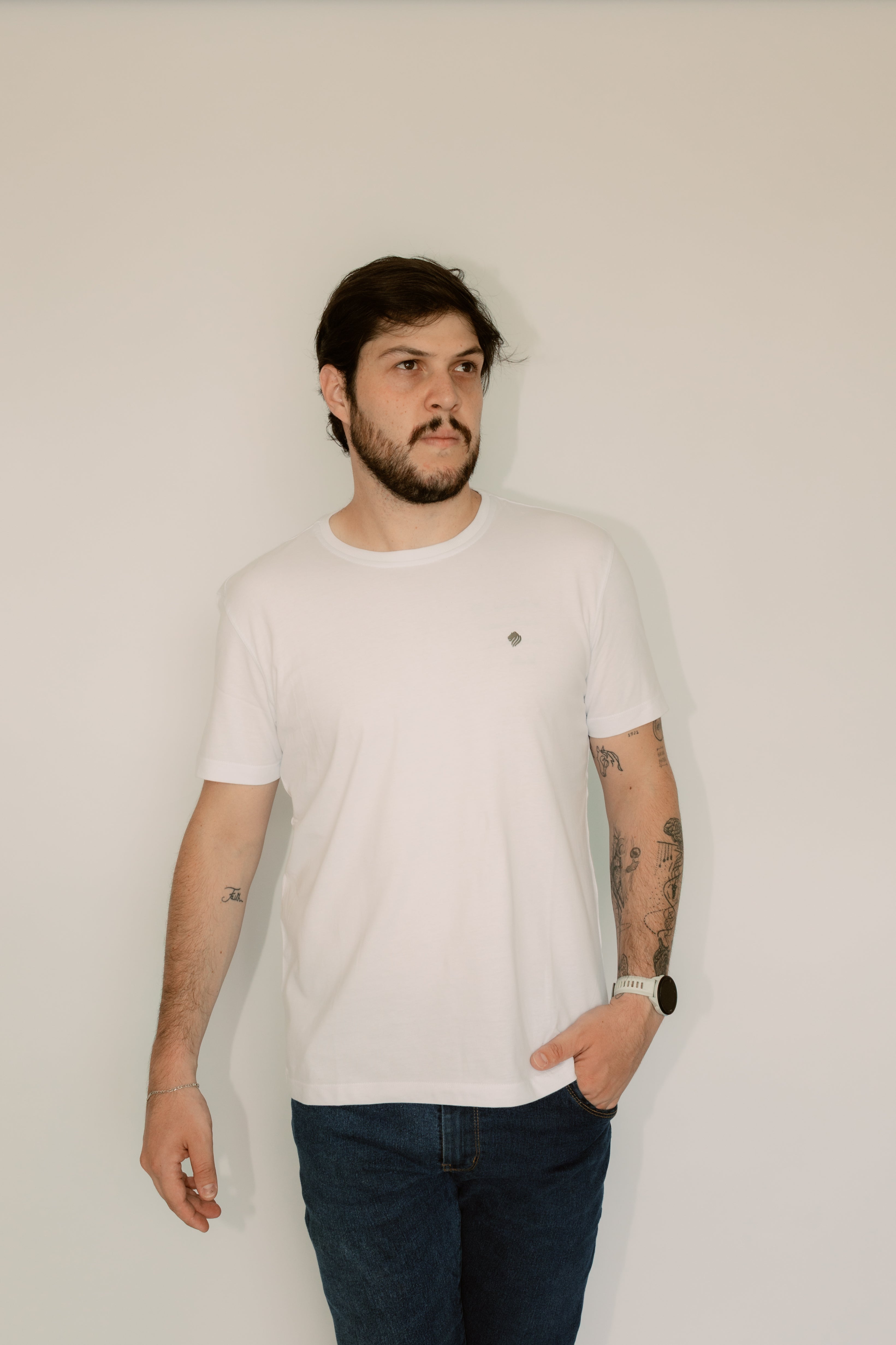 Camisa Meia Malha Lisa Gola Redonda